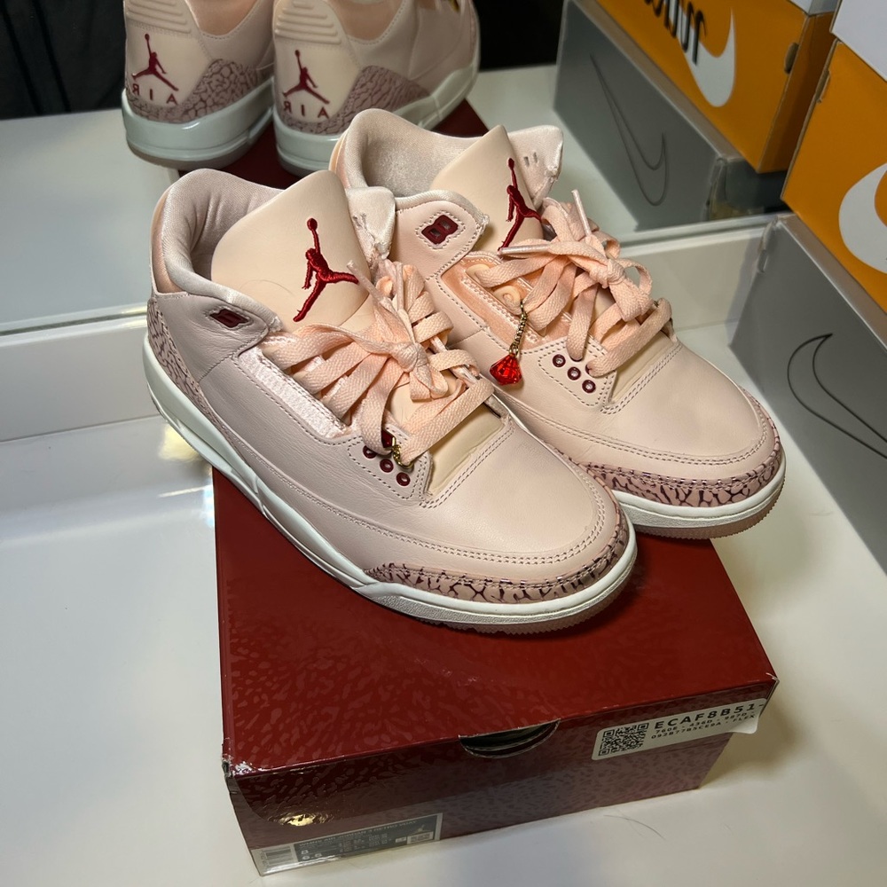 Jordan Retro 3 Women’s “Treat Yourself” - Picture 2 of 5